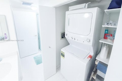 Снять в аренду кондоминиум в Авентура, Флорида 2 спальни, 110.27м2, № 1949381 - фото 14