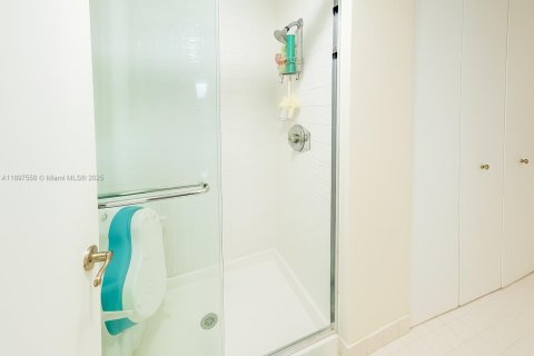 Снять в аренду кондоминиум в Авентура, Флорида 2 спальни, 110.27м2, № 1949381 - фото 12