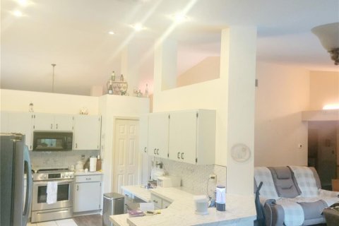 House in Tampa, Florida 3 bedrooms, 226.03 sq.m. № 2237881 - photo 23