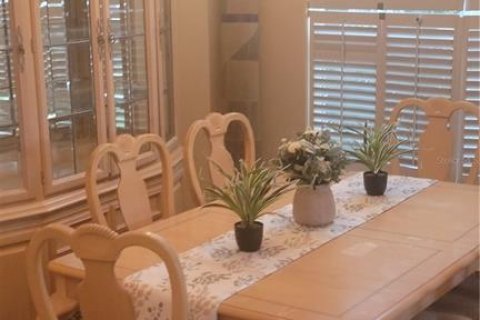 House in Tampa, Florida 3 bedrooms, 226.03 sq.m. № 2237881 - photo 11