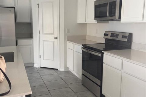 House in Lake Wales, Florida 4 bedrooms, 179.39 sq.m. № 2230014 - photo 4