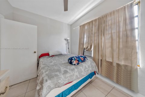Commercial property in Miami, Florida № 1709016 - photo 17