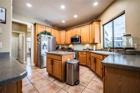 House in Lakeland, Florida 4 bedrooms, 299.05 sq.m. № 2206683 - photo 13