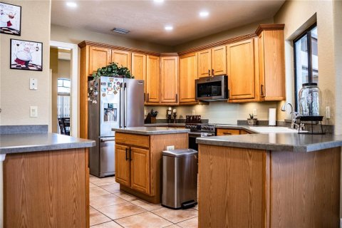 House in Lakeland, Florida 4 bedrooms, 299.05 sq.m. № 2206683 - photo 14