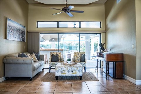 House in Lakeland, Florida 4 bedrooms, 299.05 sq.m. № 2206683 - photo 8
