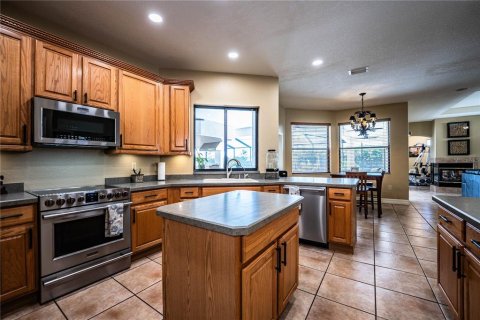 House in Lakeland, Florida 4 bedrooms, 299.05 sq.m. № 2206683 - photo 5