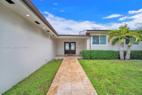 Villa ou maison à vendre à Miami Springs, Floride: 3 chambres № 1994407 - photo 6