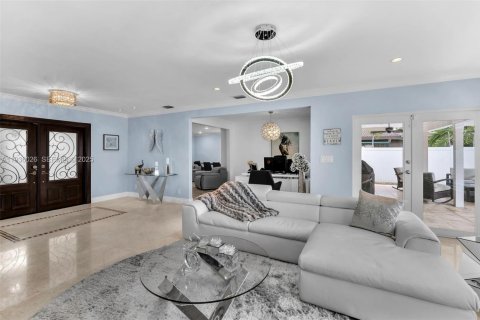 Villa ou maison à vendre à Miami Springs, Floride: 3 chambres № 1994407 - photo 8