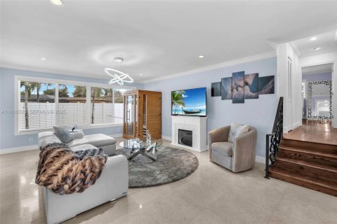 Villa ou maison à vendre à Miami Springs, Floride: 3 chambres № 1994407 - photo 9