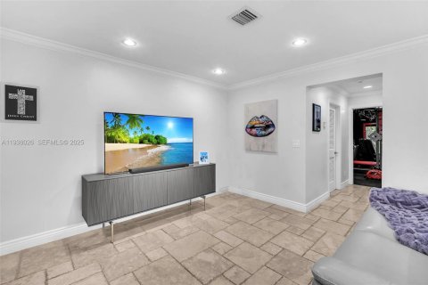 Villa ou maison à vendre à Miami Springs, Floride: 3 chambres № 1994407 - photo 14