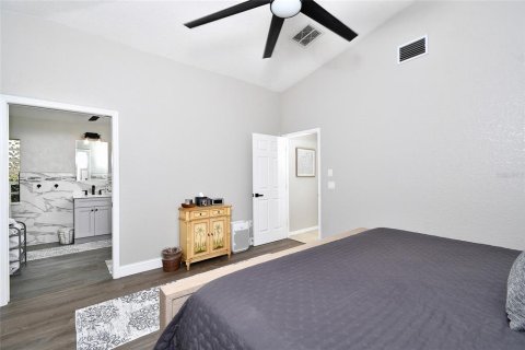 House in Punta Gorda, Florida 3 bedrooms, 151.15 sq.m. № 2239835 - photo 23