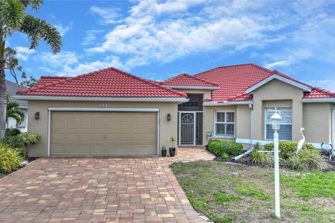 House in Punta Gorda, Florida 3 bedrooms, 151.15 sq.m. № 2239835