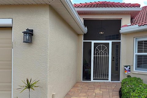 House in Punta Gorda, Florida 3 bedrooms, 151.15 sq.m. № 2239835 - photo 2