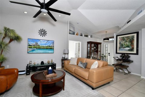 House in Punta Gorda, Florida 3 bedrooms, 151.15 sq.m. № 2239835 - photo 15