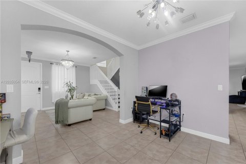 House in Homestead, Florida 5 bedrooms, 228.82 sq.m. № 2186106 - photo 5