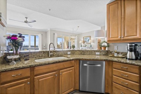 Condo in Merrit Island, Florida, 3 bedrooms  № 1446852 - photo 15