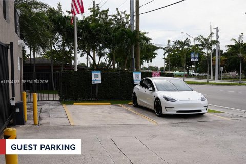 Apartment in Miami, Florida 1 bedroom, 65.03 sq.m. № 2000893 - photo 18