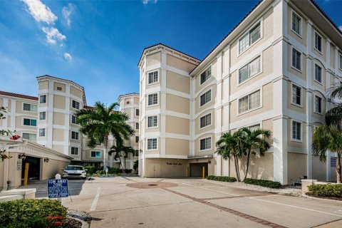 Condominio en venta en Clearwater, Florida, 2 dormitorios, 216.46 m2 № 2201706 - foto 8