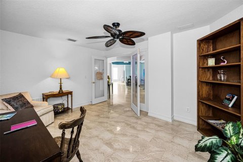 Condominio en venta en Clearwater, Florida, 2 dormitorios, 216.46 m2 № 2201706 - foto 17