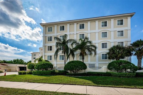 Condominio en venta en Clearwater, Florida, 2 dormitorios, 216.46 m2 № 2201706 - foto 9