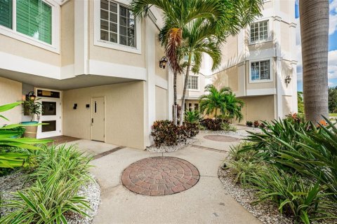 Condominio en venta en Clearwater, Florida, 2 dormitorios, 216.46 m2 № 2201706 - foto 11