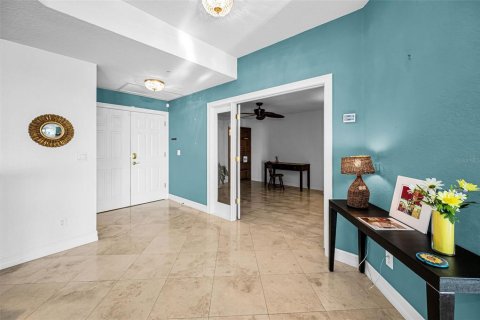 Condominio en venta en Clearwater, Florida, 2 dormitorios, 216.46 m2 № 2201706 - foto 15