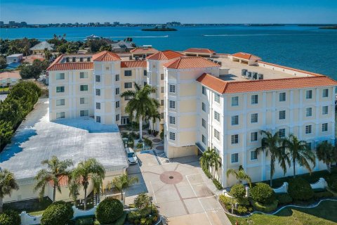 Condominio en Clearwater, Florida, 2 dormitorios  № 2201706