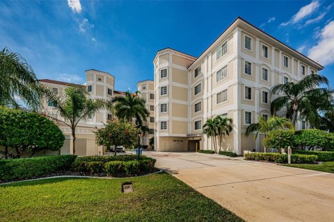 Condominio en venta en Clearwater, Florida, 2 dormitorios, 216.46 m2 № 2201706 - foto 2