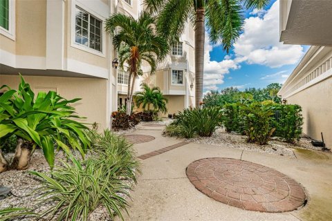 Condominio en venta en Clearwater, Florida, 2 dormitorios, 216.46 m2 № 2201706 - foto 12