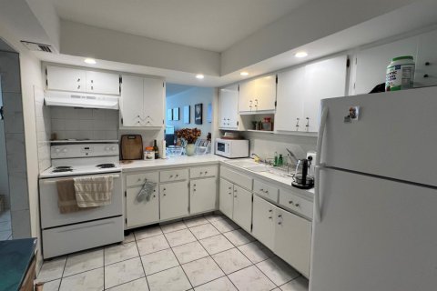 Condo in Miami, Florida, 1 bedroom № 2177447 - photo 7