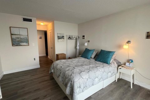 Condo in Miami, Florida, 1 bedroom № 2177447 - photo 3