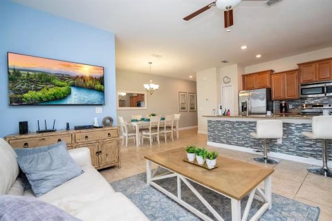 Adosado en venta en Kissimmee, Florida, 4 dormitorios, 177.81 m2 № 1918104 - foto 3