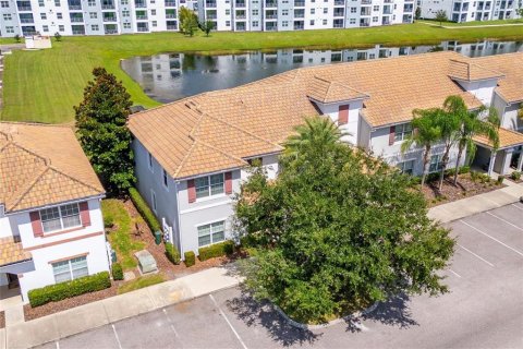 Adosado en venta en Kissimmee, Florida, 4 dormitorios, 177.81 m2 № 1918104 - foto 2