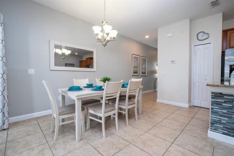 Adosado en venta en Kissimmee, Florida, 4 dormitorios, 177.81 m2 № 1918104 - foto 25