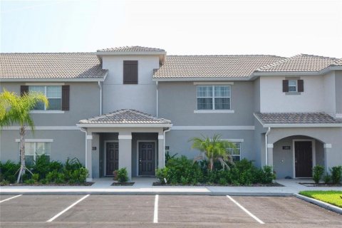 Adosado en venta en Kissimmee, Florida, 4 dormitorios, 177.81 m2 № 1918104 - foto 1