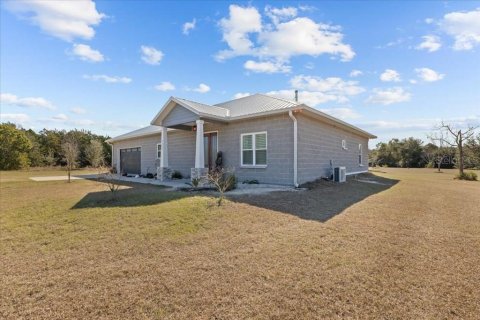 Casa en venta en Chiefland, Florida, 3 dormitorios, 179.12 m2 № 1628424 - foto 1