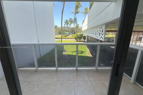 Купить кондоминиум в Авентура, Флорида 2 спальни, 106.19м2, № 1940166 - фото 12