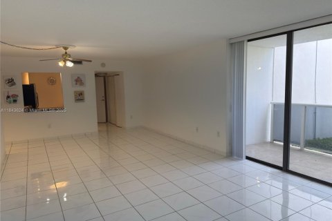 Купить кондоминиум в Авентура, Флорида 2 спальни, 106.19м2, № 1940166 - фото 10