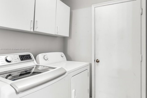 Casa en venta en Miramar, Florida, 4 dormitorios, 182.55 m2 № 1819683 - foto 12