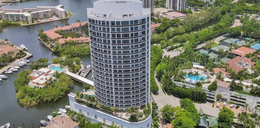 Condominio en Aventura, Florida, 3 dormitorios  № 2035099