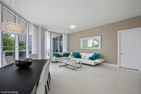 Condominio en venta en Aventura, Florida, 3 dormitorios, 207.64 m2 № 2035099 - foto 23