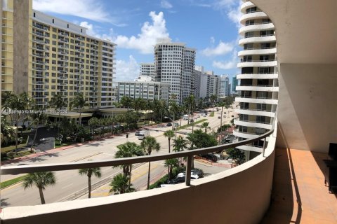 Copropriété à louer à Miami Beach, Floride: 2 chambres, 98.85 m2 № 2022393 - photo 3