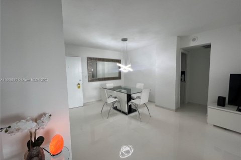 Copropriété à louer à Miami Beach, Floride: 2 chambres, 98.85 m2 № 2022393 - photo 6