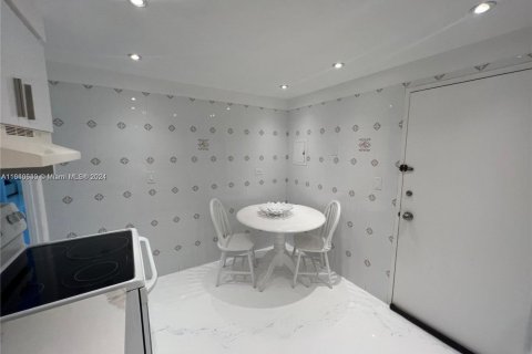 Copropriété à louer à Miami Beach, Floride: 2 chambres, 98.85 m2 № 2022393 - photo 8