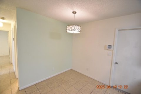 Casa en alquiler en Tampa, Florida, 3 dormitorios, 95.5 m2 № 1915599 - foto 11