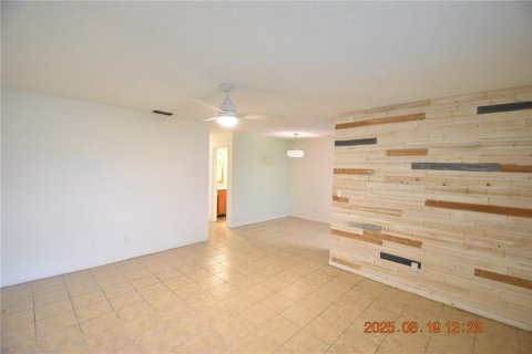 Casa en alquiler en Tampa, Florida, 3 dormitorios, 95.5 m2 № 1915599 - foto 9