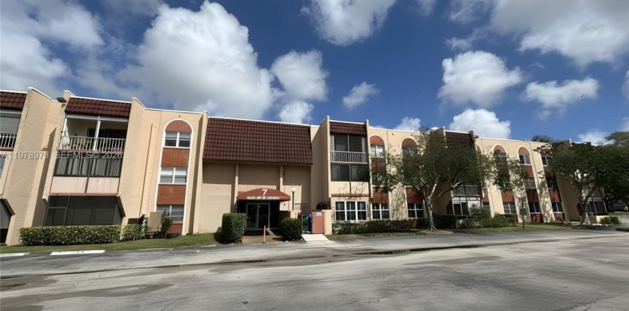 Condominio en North Lauderdale, Florida, 2 dormitorios  № 2044718