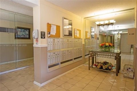 Condominio en venta en North Lauderdale, Florida, 2 dormitorios, 107.77 m2 № 2044718 - foto 10