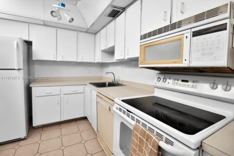 Condominio en venta en North Lauderdale, Florida, 2 dormitorios, 107.77 m2 № 2044718 - foto 3