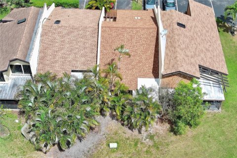 House in Davie, Florida 2 bedrooms, 111.95 sq.m. № 2050160 - photo 28